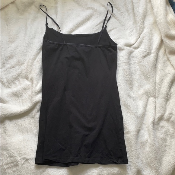 Black tank top - Picture 2 of 3